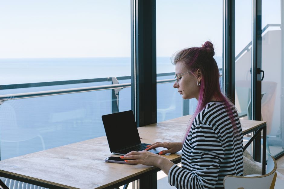 How to Choose a Lightweight Laptop for Remote Work