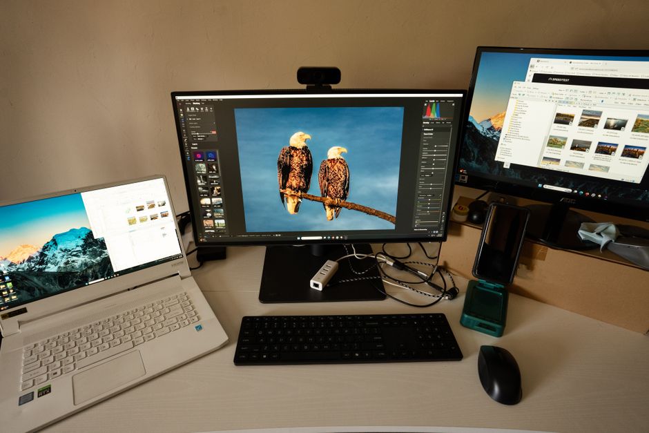 How to Set Up a Laptop Docking Station at Your Desk